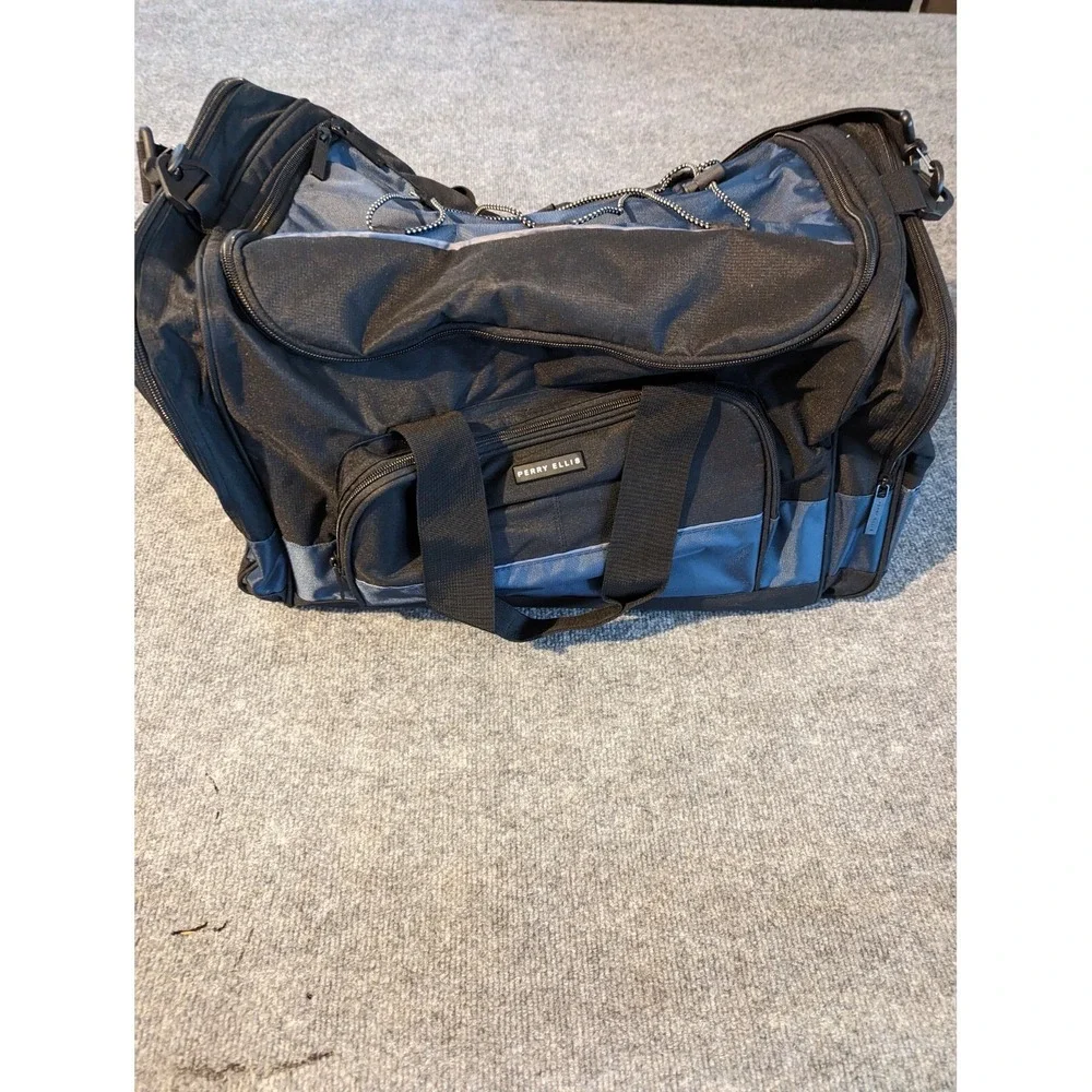 Authentic Perry Ellis Business 22-in Duffel Bag Black/ Blue